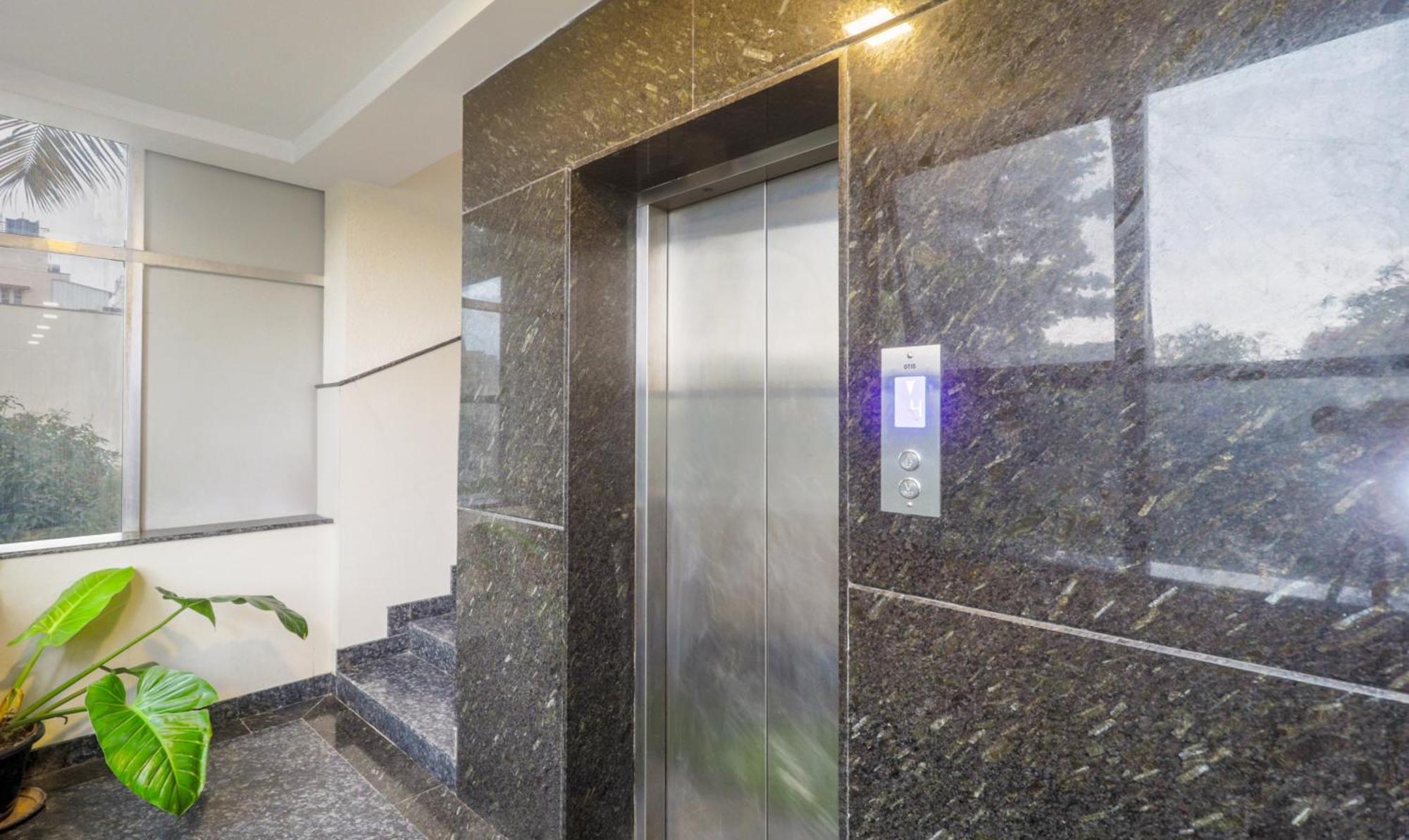 OYO 77066 Anjani Fortune Suites Bangalore Exterior foto